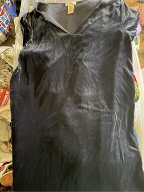 Velvet V-Neck Dress in Deep Blue